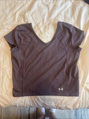 Under Armour V-Neck Short Sleeve Crop Workout Shirt